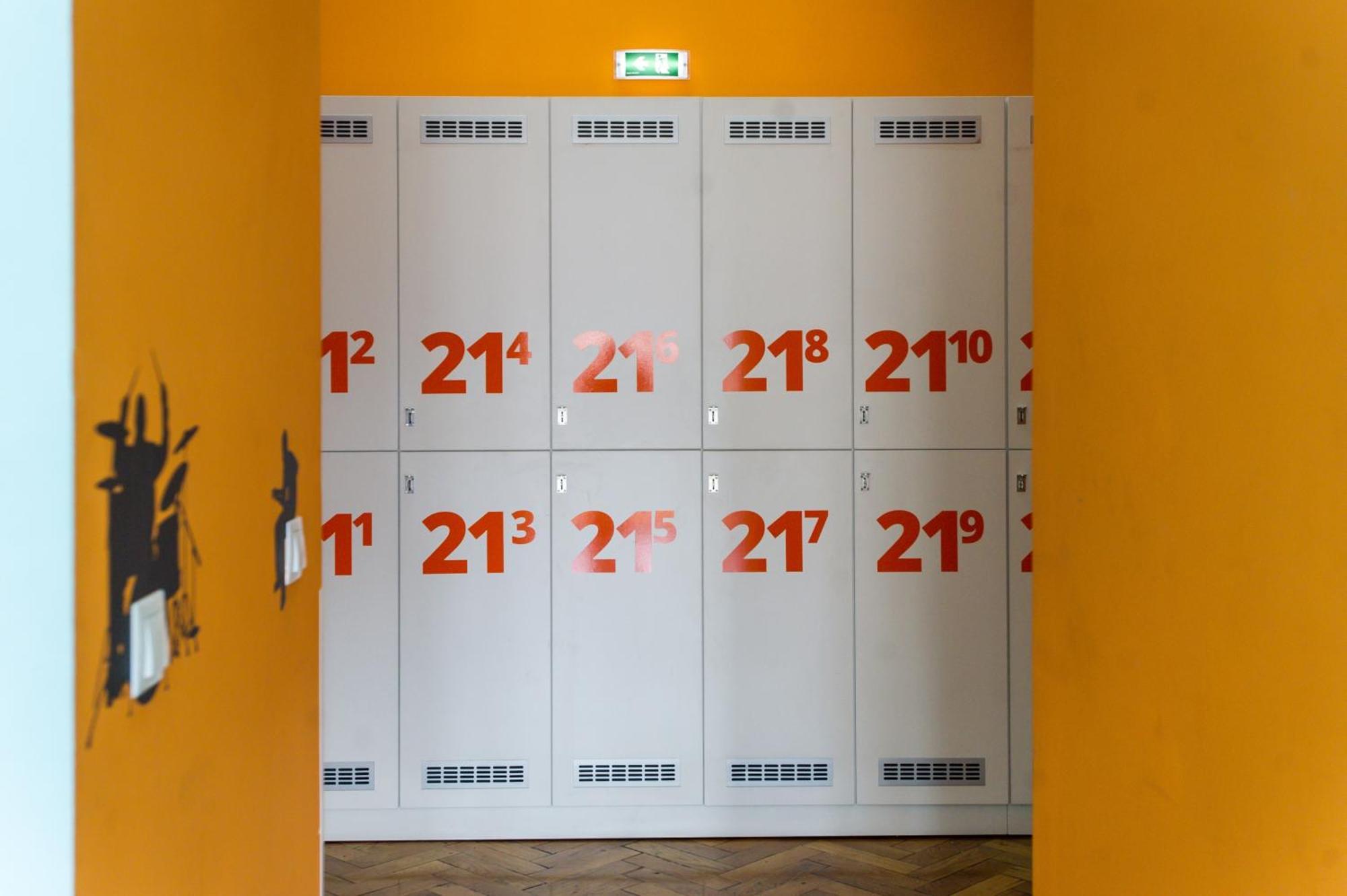 B13 Hostel Sibiu Exterior photo
